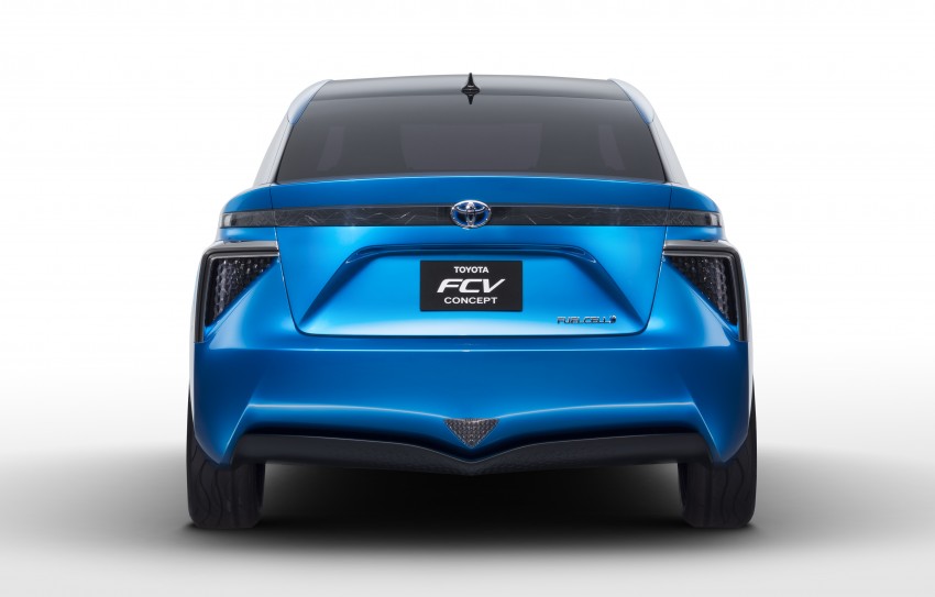 Tokyo 2013: Toyota FCV Concept – arrives in 2015 212395