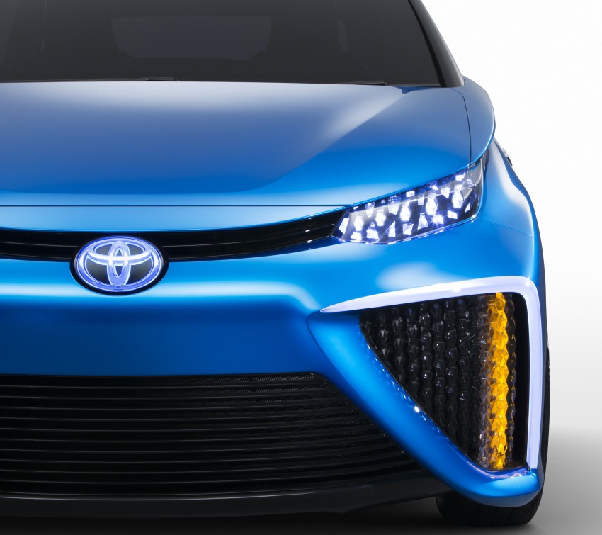 Tokyo 2013: Toyota FCV Concept – arrives in 2015 212398