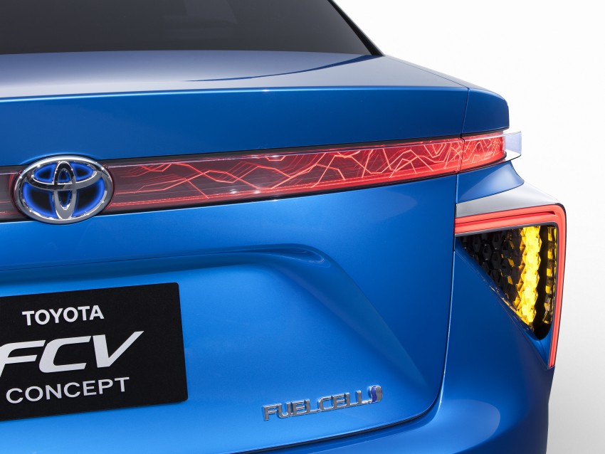 Tokyo 2013: Toyota FCV Concept – arrives in 2015 212393