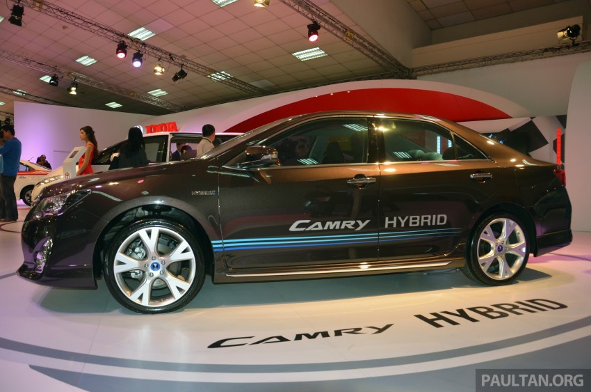 Toyota Camry Hybrid previewed at KLIMS13 209630