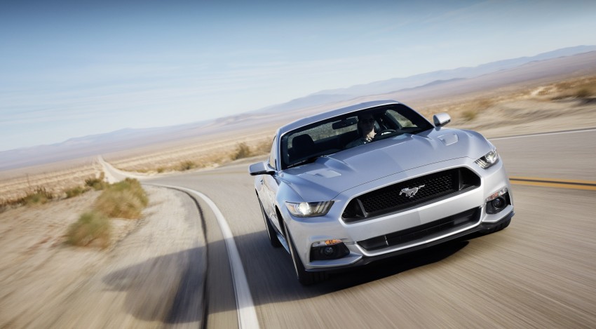 MEGA GALLERY: Ford Mustang coupe and convertible 216290