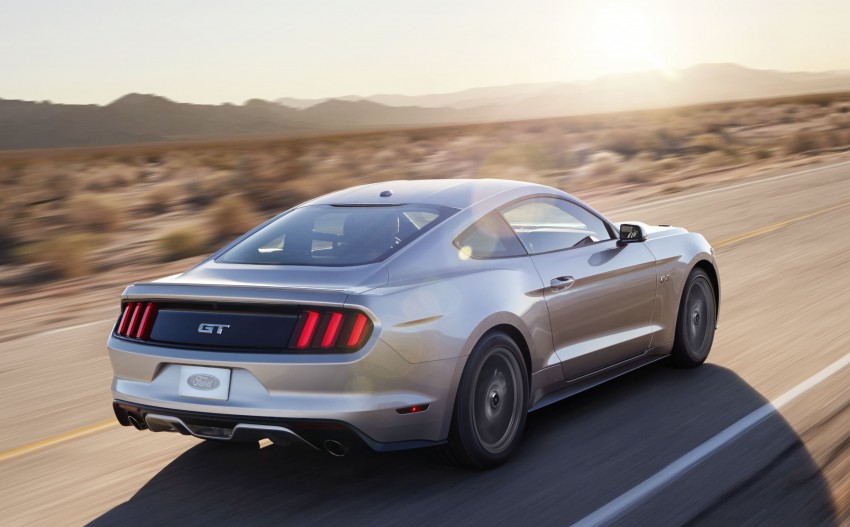 MEGA GALLERY: Ford Mustang coupe and convertible 216300