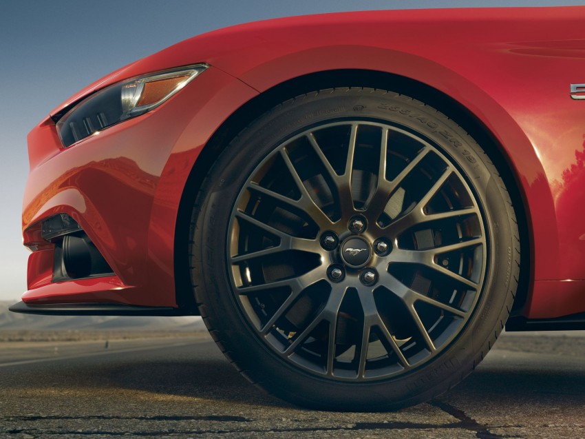 2015 Ford Mustang: first details and photos 215666