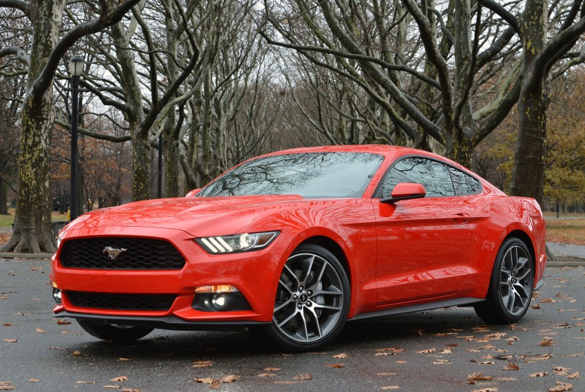 MEGA GALLERY: Ford Mustang coupe and convertible 216328