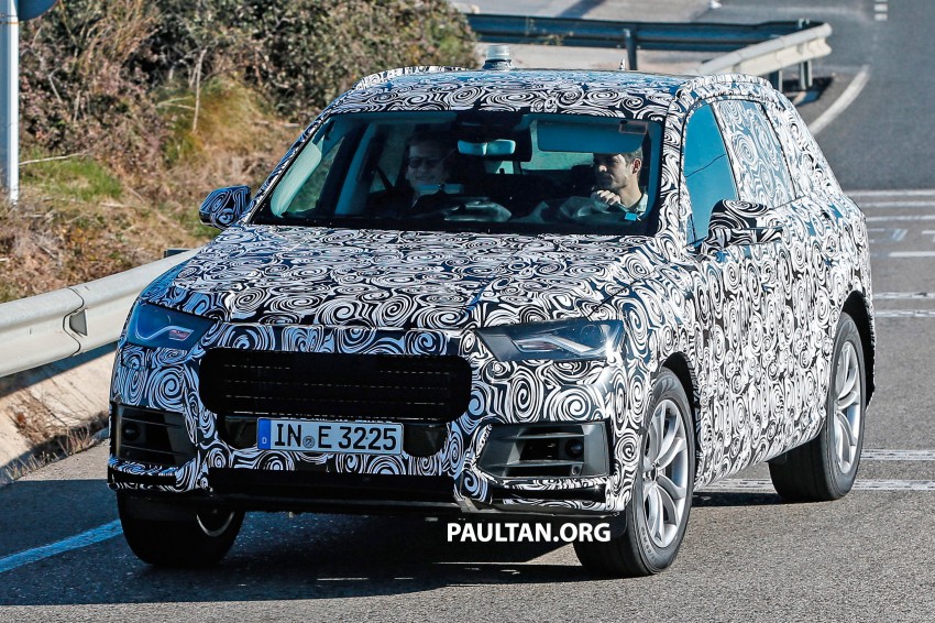 SPYSHOTS: Audi Q7 prototype sheds some disguise 219077