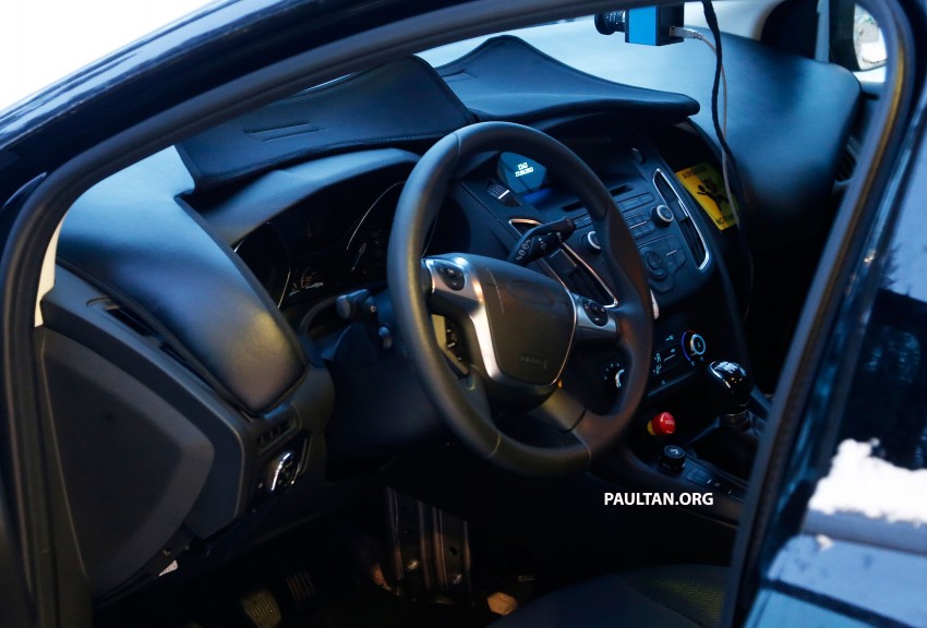 Ford Focus facelift sighted again – first look at interior 218173