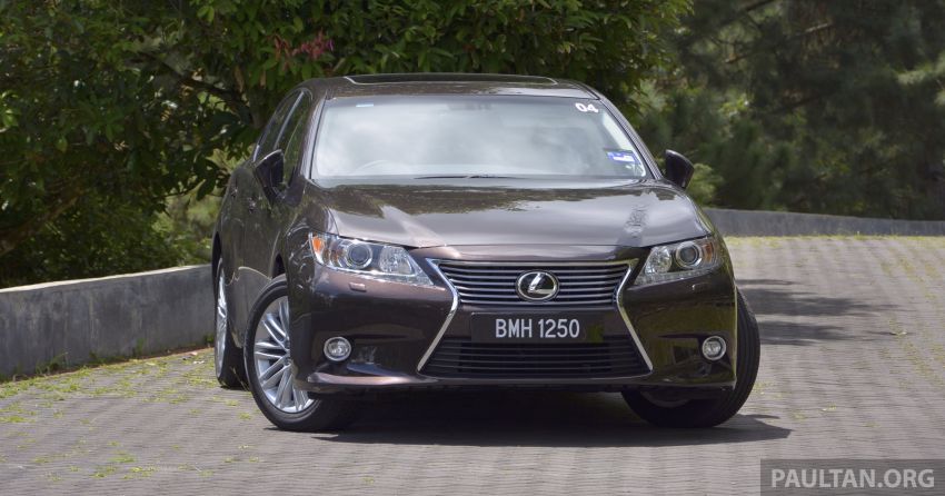 DRIVEN: 2013 Lexus ES 250 and 300h sampled 219443