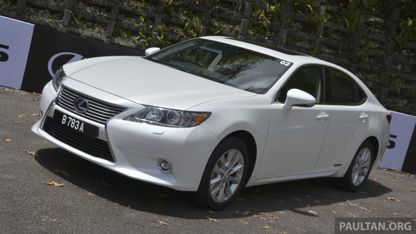 DRIVEN: 2013 Lexus ES 250 and 300h sampled 219444