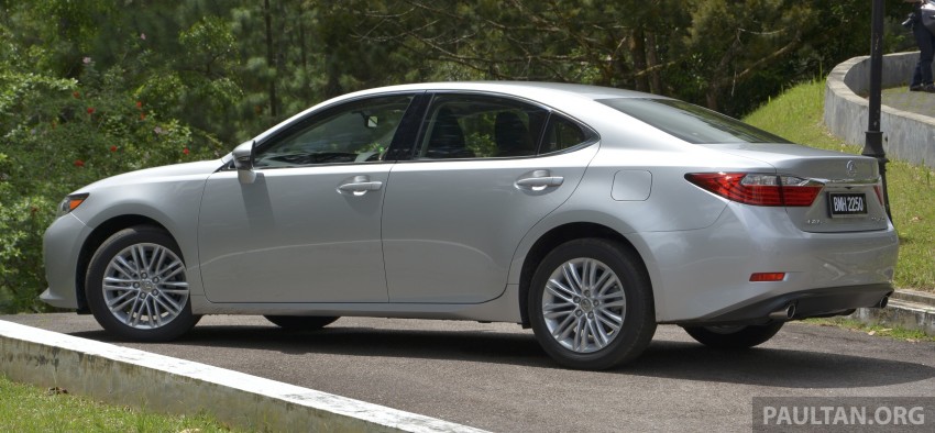 DRIVEN: 2013 Lexus ES 250 and 300h sampled 219448