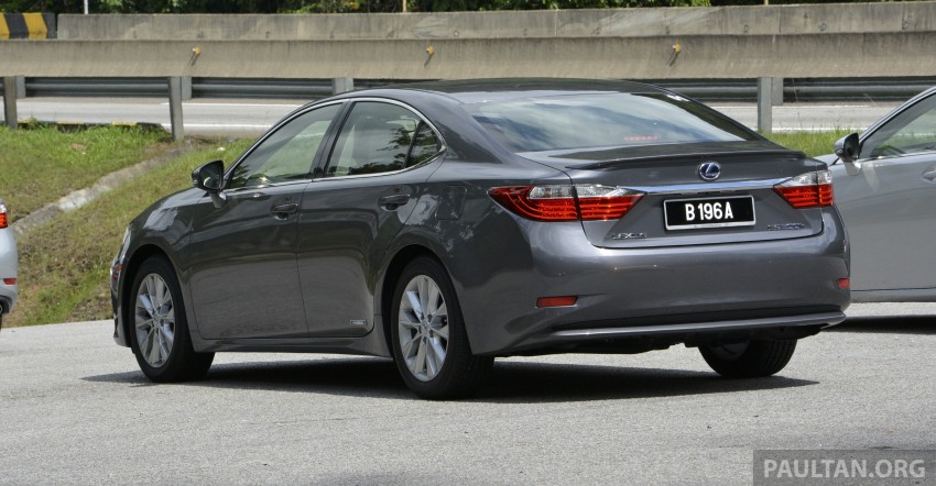DRIVEN: 2013 Lexus ES 250 and 300h sampled 219450