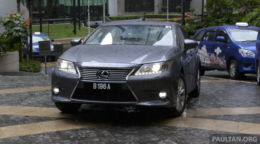 DRIVEN: 2013 Lexus ES 250 and 300h sampled 219455