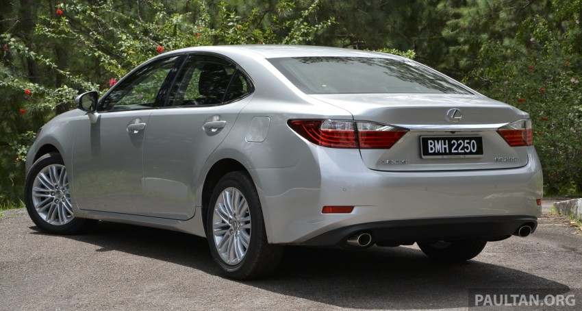 DRIVEN: 2013 Lexus ES 250 and 300h sampled 219458