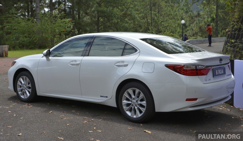 DRIVEN: 2013 Lexus ES 250 and 300h sampled 219471