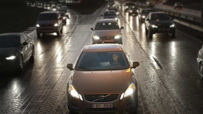 Volvo initiates pilot project for self-driving cars 215427