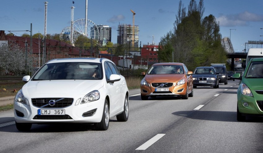 Volvo initiates pilot project for self-driving cars 215425
