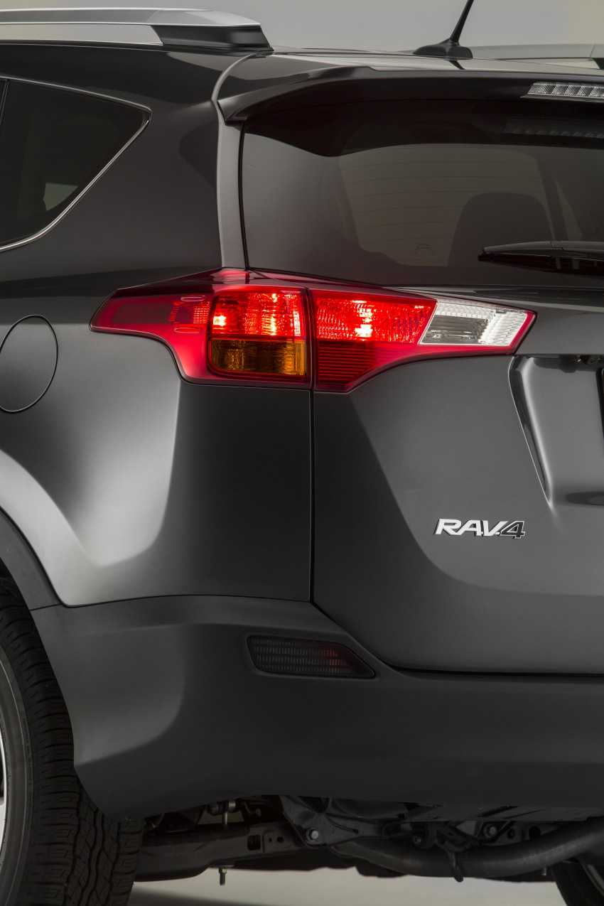 2013 Toyota RAV4 makes world debut in Los Angeles Image #143212