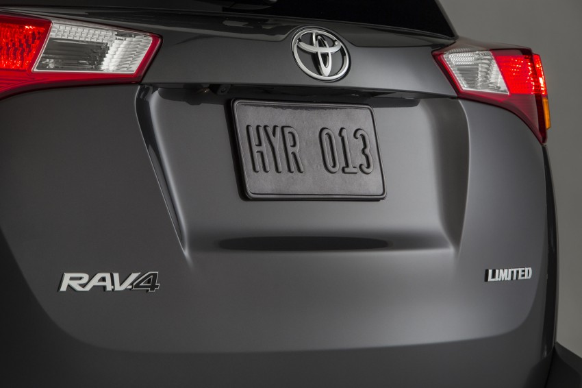 2013 Toyota RAV4 makes world debut in Los Angeles Image #143219