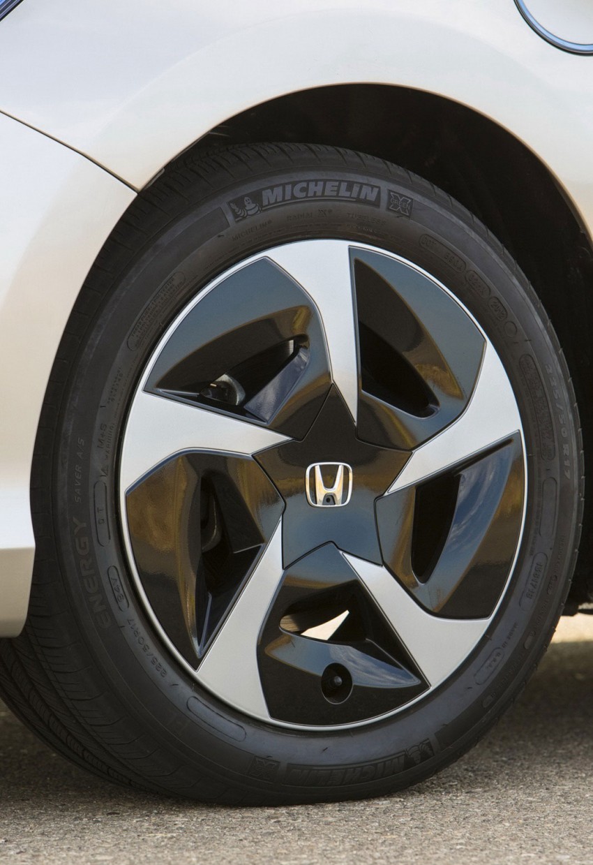 2014 Honda Accord PHEV Plug-in Hybrid – full details! 129315