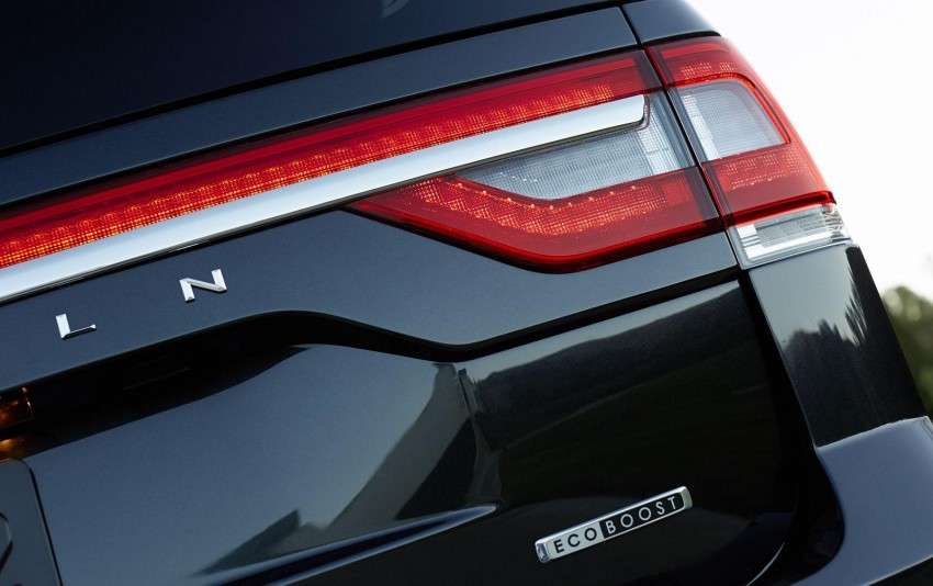 2015 Lincoln Navigator unveiled, gets EcoBoost V6 223839