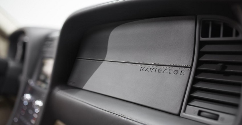 2015 Lincoln Navigator unveiled, gets EcoBoost V6 223848