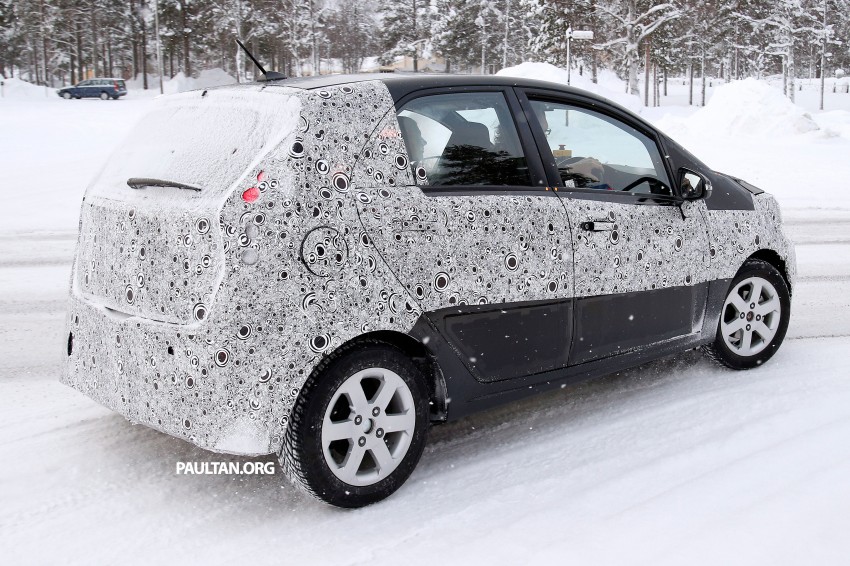 SPYSHOTS: Proton P2-30A GSC sighted in the snow 225056