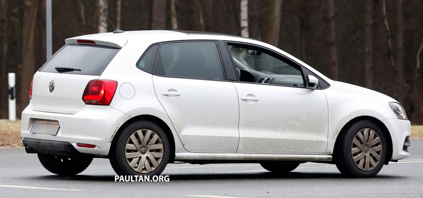 SPYSHOTS: Volkswagen Polo facelift goes upmarket? 224246
