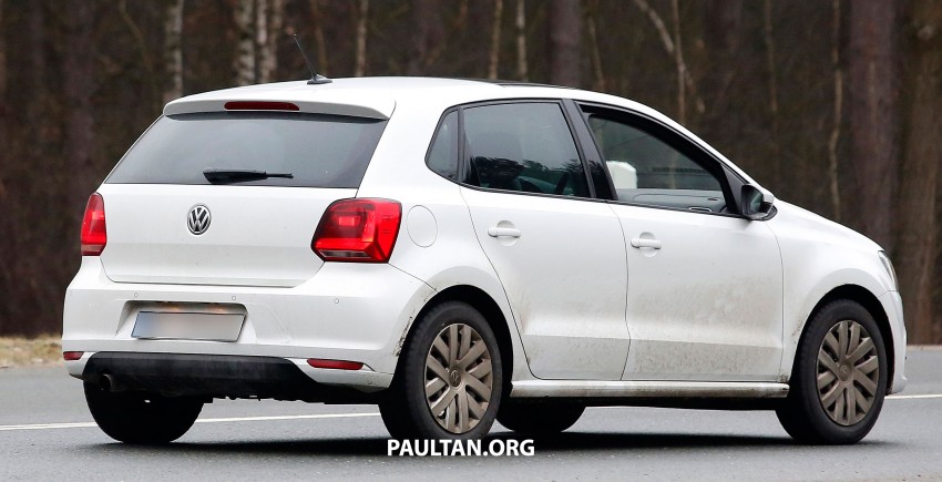 SPYSHOTS: Volkswagen Polo facelift goes upmarket? 224244