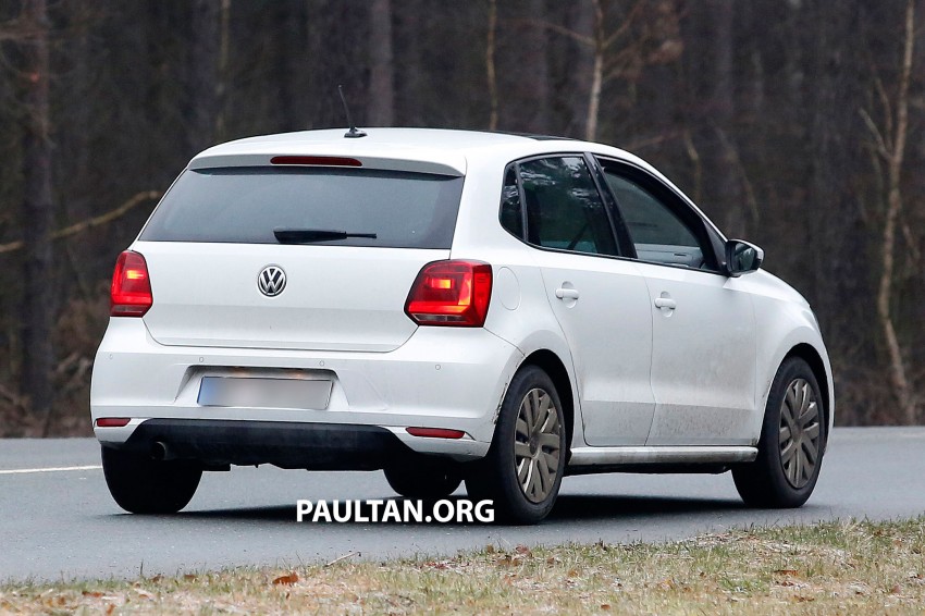 SPYSHOTS: Volkswagen Polo facelift goes upmarket? 224243