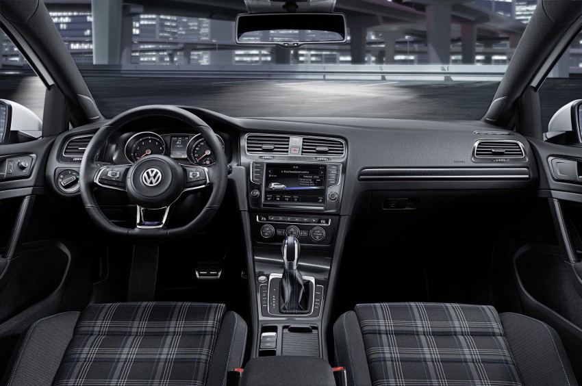 Volkswagen Golf GTE – a plug-in hybrid hot hatch 230011