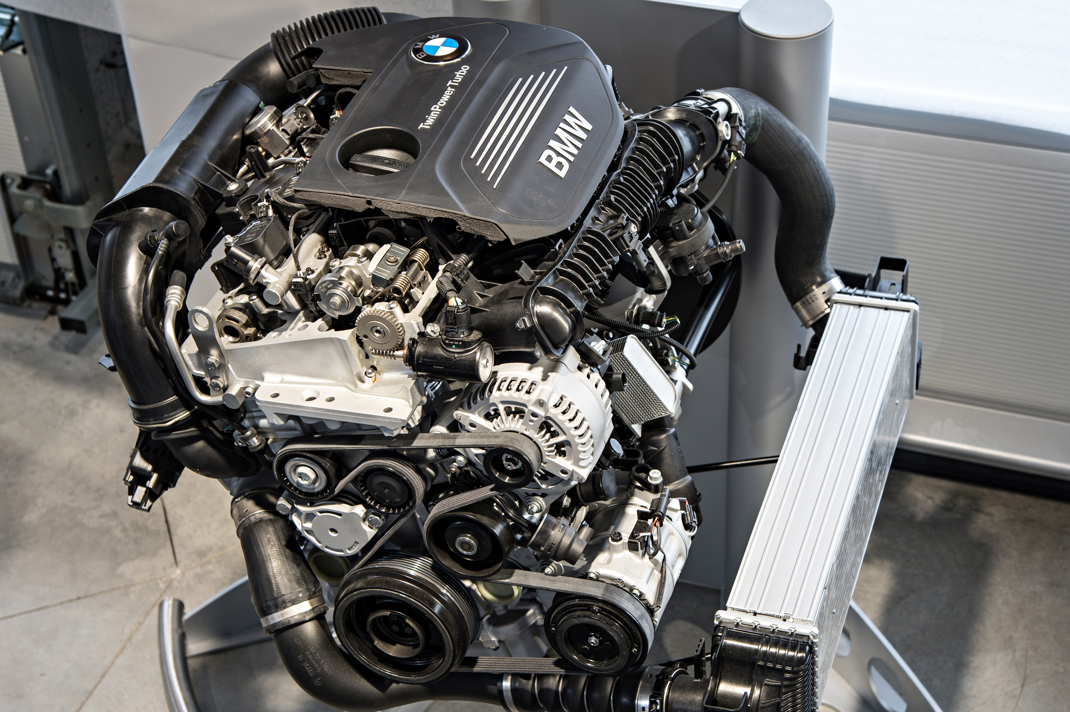 Двигатель бмв х3 2.0. Мотор БМВ 3.5. Мотор n20 BMW. Двигатель n20 b20 b BMW. Двигатель БМВ 3.0 2014.