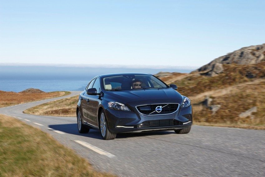 Volvo V40 gets Drive-E engines and eight-speed auto 230727