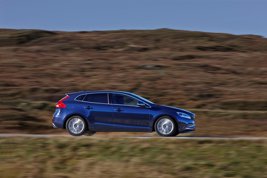 Volvo V40 gets Drive-E engines and eight-speed auto 230728