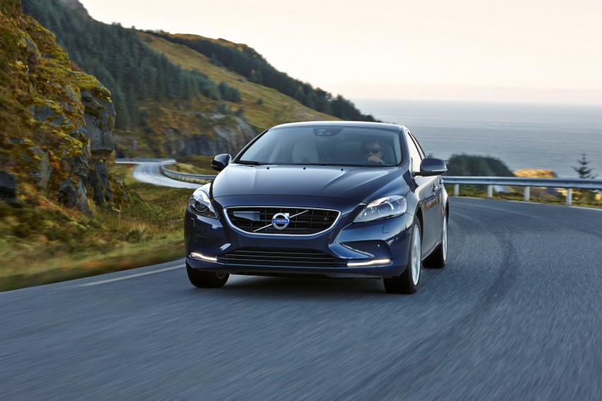 Volvo V40 gets Drive-E engines and eight-speed auto 230734