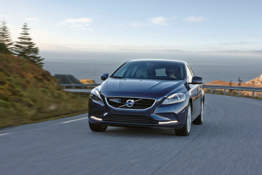 Volvo V40 gets Drive-E engines and eight-speed auto 230735