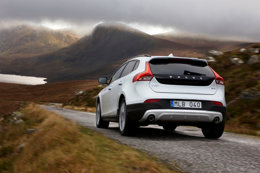 Volvo V40 gets Drive-E engines and eight-speed auto 230742