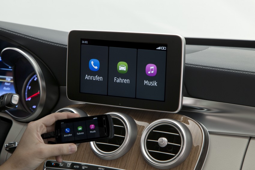 Apple CarPlay – new in-car OS unveiled in Geneva 233308