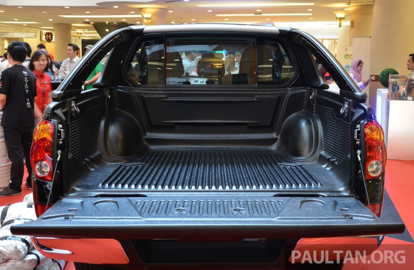Mitsubishi Triton facelifted for 2014, Pajero Sport grille 233275