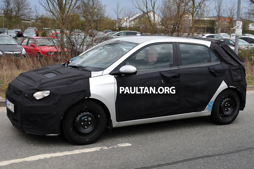 SPIED: Hyundai i20 – undisguised tailgate, interior 237129