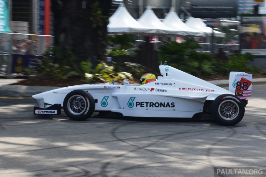 Thrilling show at Petronas Motorsports Demo Run 238040