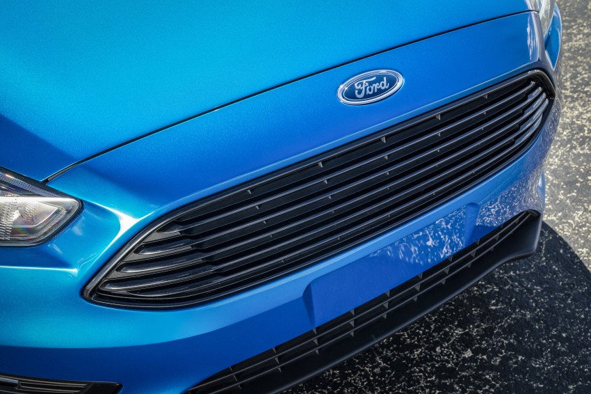 2015 Ford Focus Sedan facelift unveiled: new rear end 239944