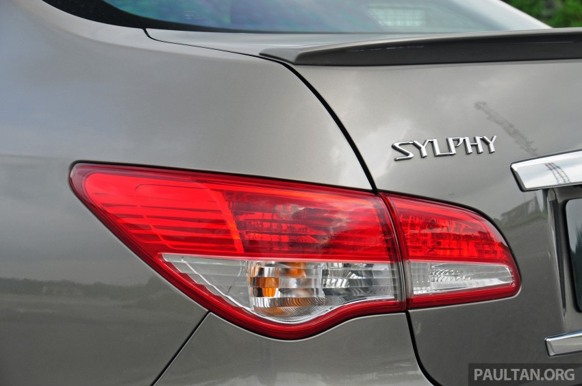 GALLERY: New and old Nissan Sylphy side-by-side 244171