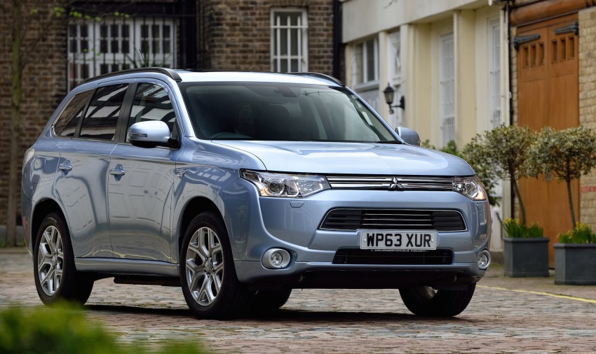 Mitsubishi Outlander PHEV finally arrives in the UK – plug-in hybrid priced the same as the diesel variant 238947