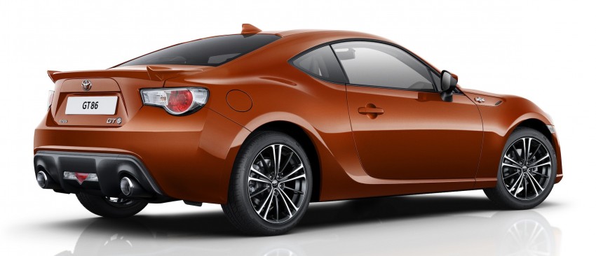 Toyota 86, Subaru BRZ updated with better dynamics 243637