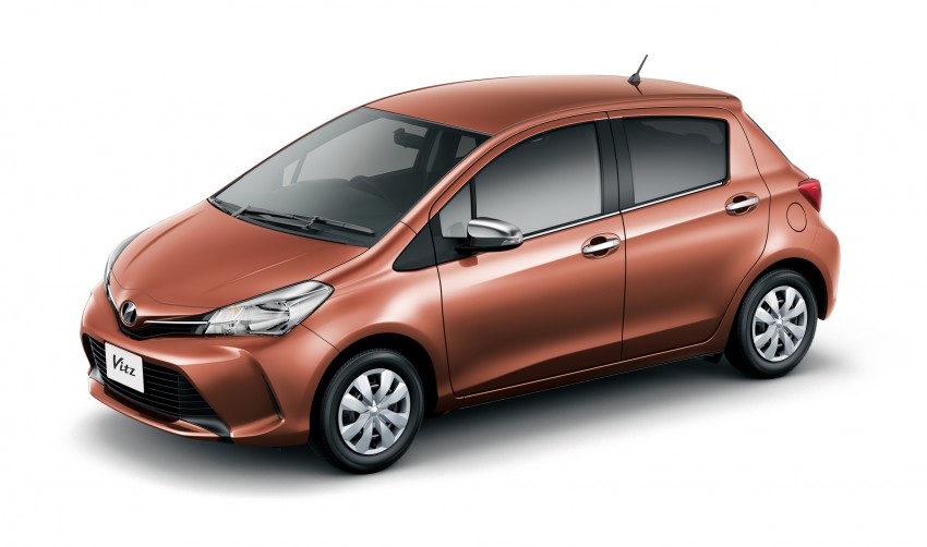 Toyota Yaris and JDM Vitz facelifted to match the Aygo 243321