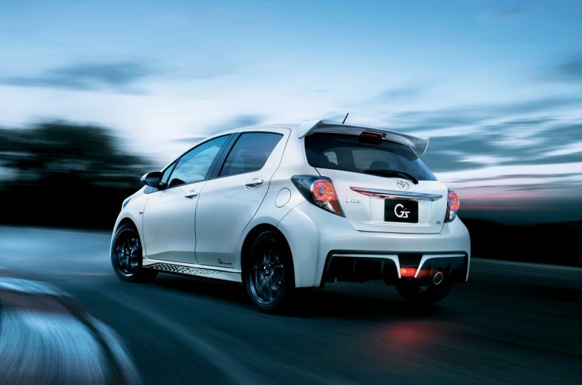 Toyota Yaris and JDM Vitz facelifted to match the Aygo 243326