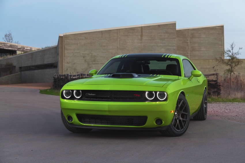 2015 Dodge Challenger makes debut in New York 244587