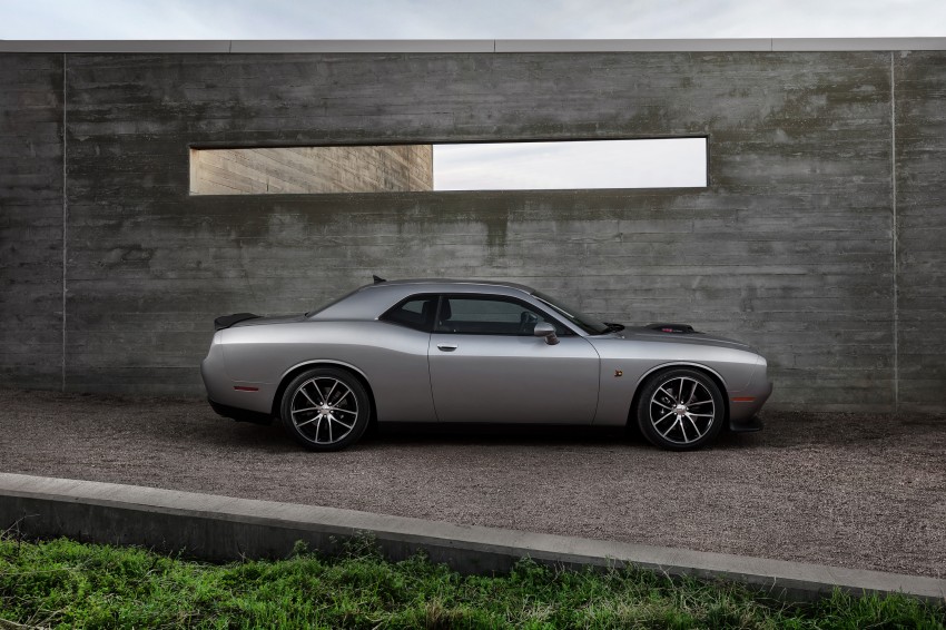 2015 Dodge Challenger makes debut in New York 244590