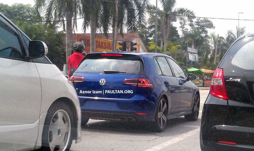 Volkswagen Golf R Mk7 spotted on the move in Bangi! 245140