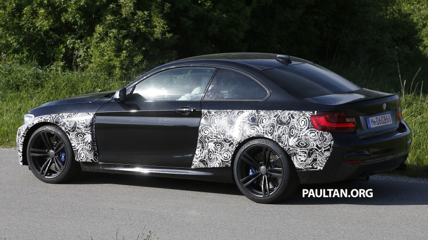 SPYSHOTS: BMW M2 Coupe is broad at the hips 246803