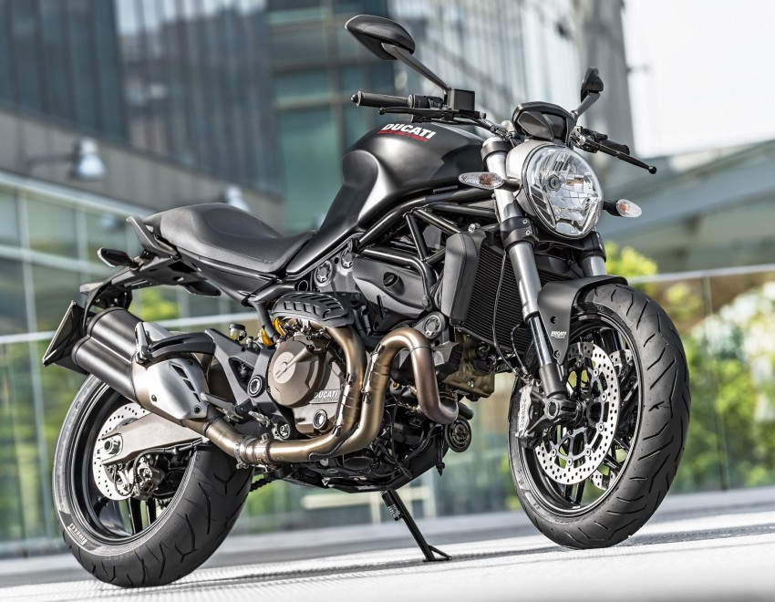 Ducati wheels out the new Monster 821 with 112 hp 250566